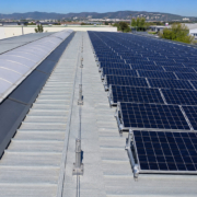 lucernarios-y-placas-solares-cubierta-nave-barcelona