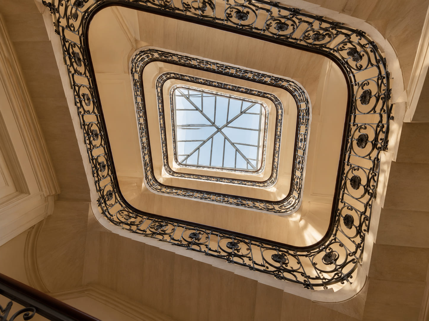 lucernario-escalera-comunidad-eixample-barcelona